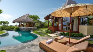 WakaGangga villa with pool ocean view