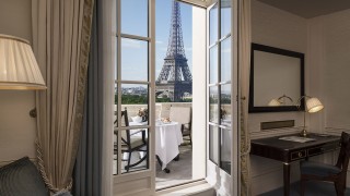 Shangrila Paris Terrace eiffelview room