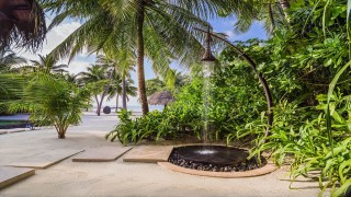 ReethiRah GrandBeachVilla OutdoorShower