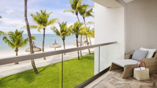 OO LeSaintGeran Beach Front Room Balcony