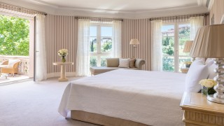 Anantara Marbella Acc VillaDenisSassouNguesso MasterBedroom 518X 2