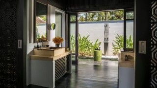 fourseasons villa bathroom