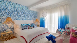 hibiscus bedroom